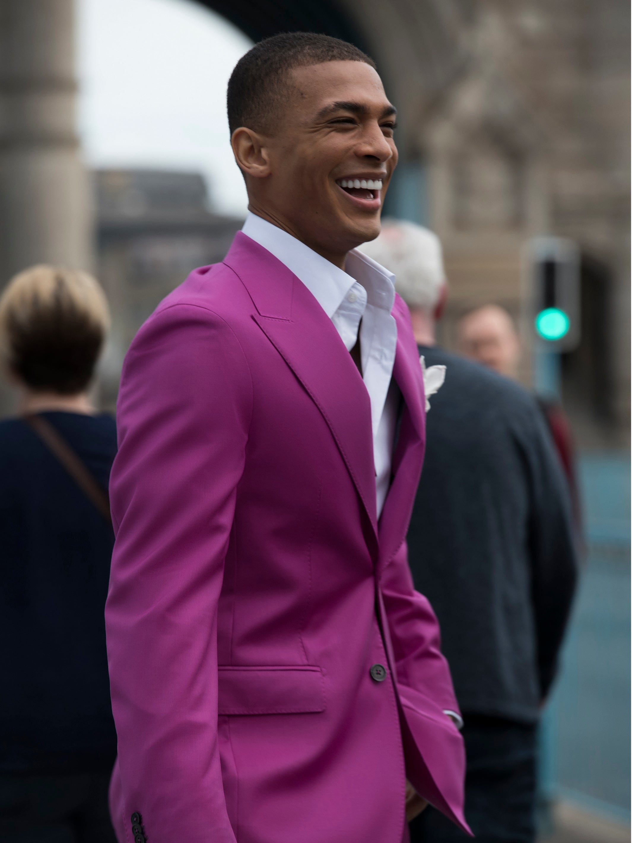 Two-piece fuchsia suit, tailored fit