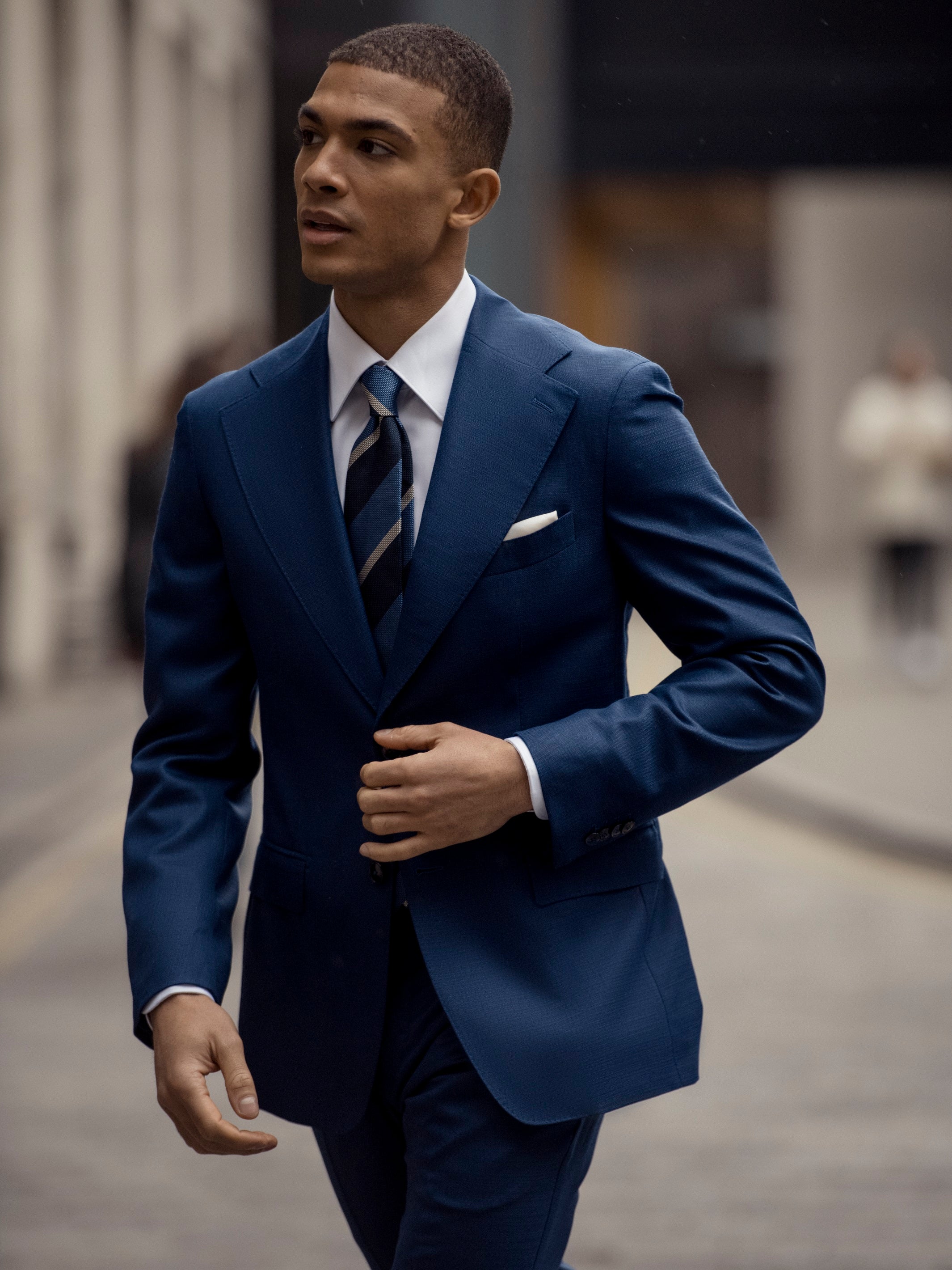 Costum doua piese bleumarin texturat fin, tailored fit