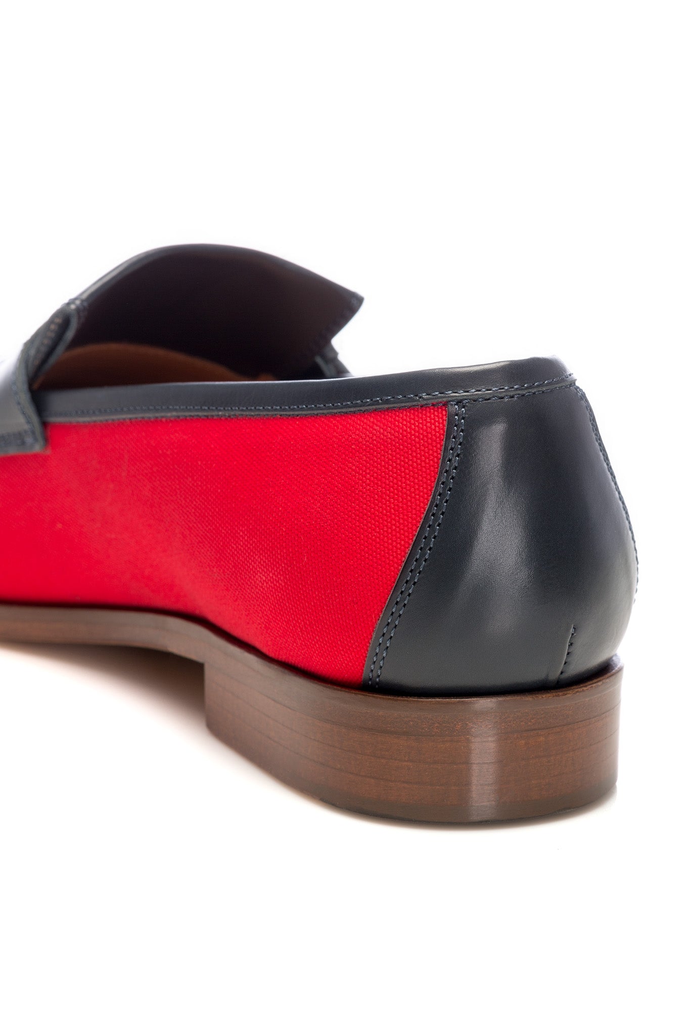 Red tassel moccasins in leather and textile