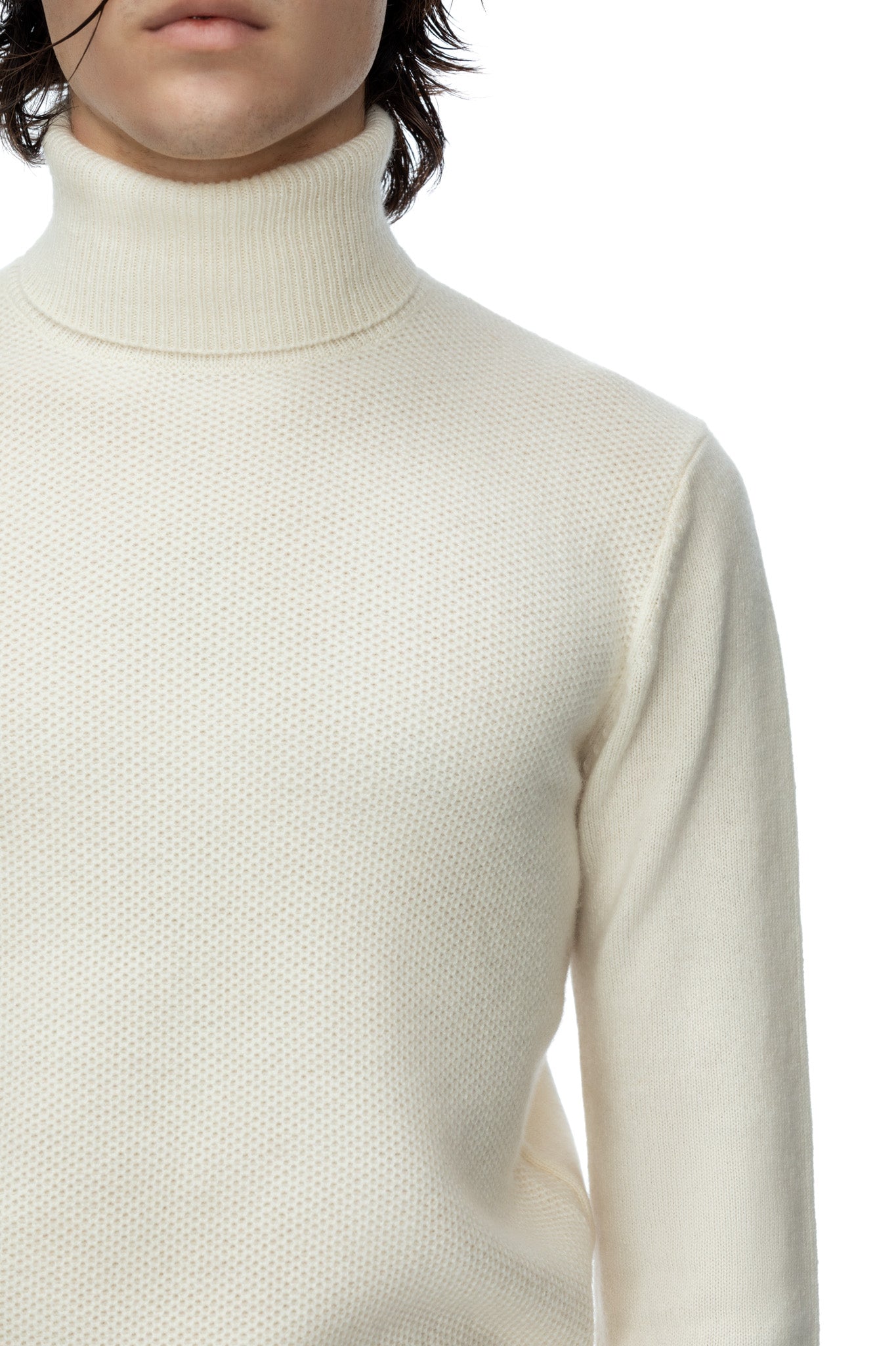 White cashmere neck sweater