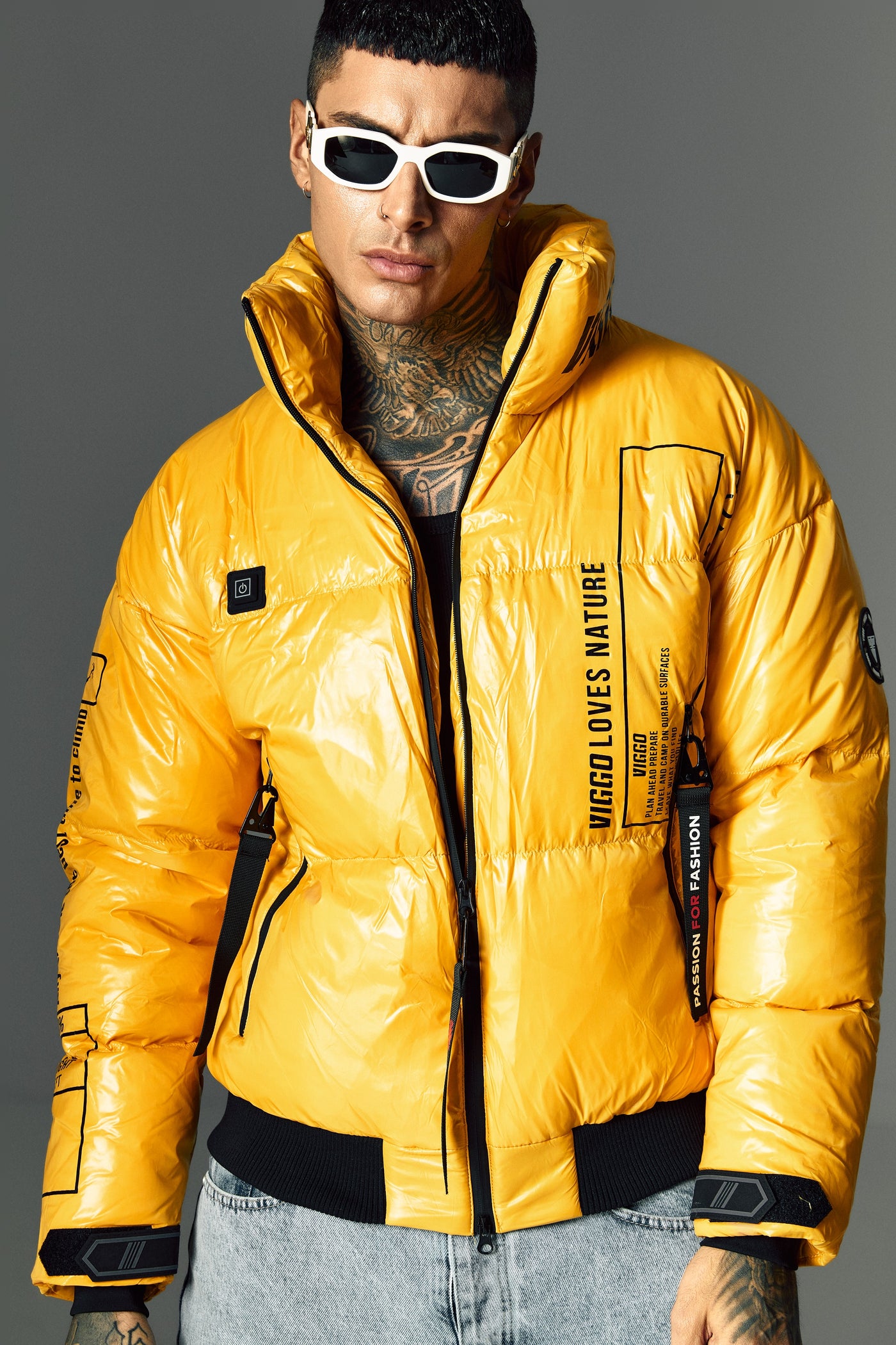 加熱付きの黄色のジャケット