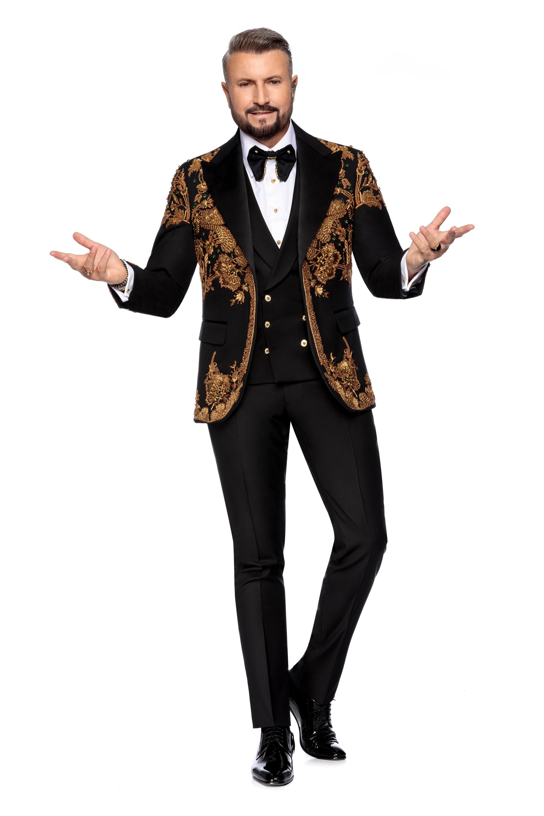 Wool tuxedo jacket with bronze manual embroidery