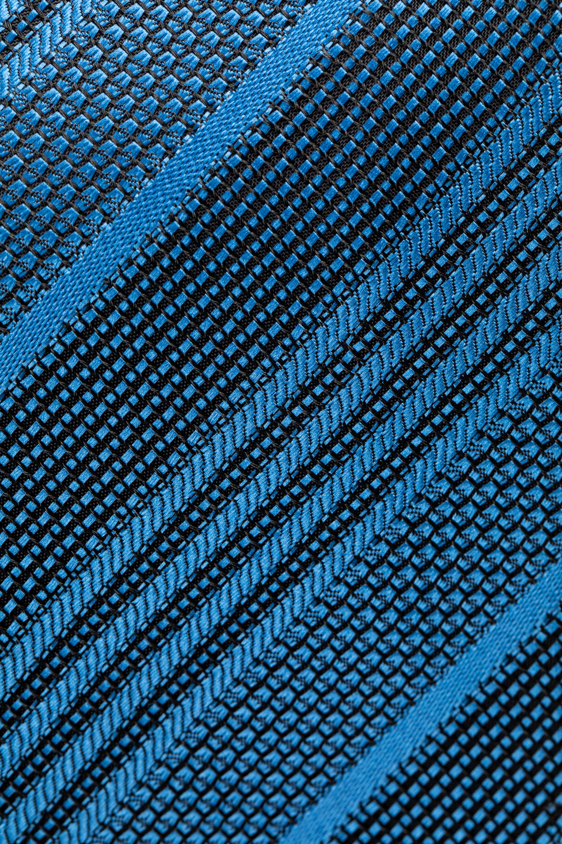 Navy silk tie with stripes